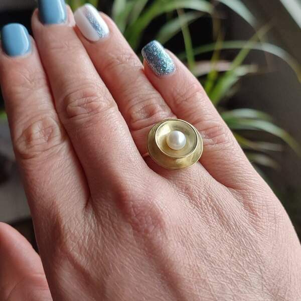 Δαχτυλίδι από ορείχαλκο και μαργαριτάρι στρογγυλό - μαργαριτάρι, ορείχαλκος, αυξομειούμενα - 4