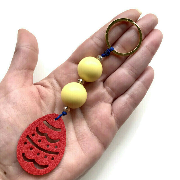 Μπρελόκ κλειδιών αβγό κόκκινο δερμάτινο κίτρινες χάντρες μεταλλικός κρίκος 13 εκ - δέρμα, πασχαλινά δώρα, αυτοκινήτου, σπιτιού - 2