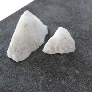 Κρεμαστό τρίγωνο σε λευκό χρώμα από Ελληνικό μάρμαρο - ημιπολύτιμες πέτρες, μακραμέ, χειροποίητα, μαμά - 2