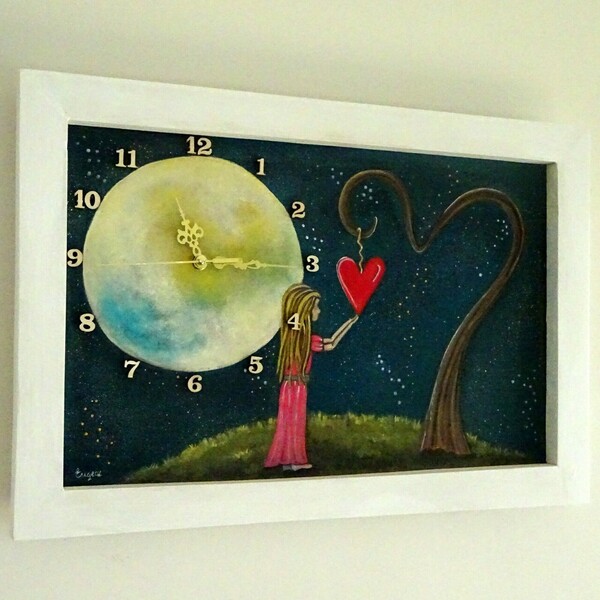 Παιδικό ζωγραφισμένο ρολόι τοίχου με κοριτσάκι και καρδιά - ξύλο, κορίτσι, τοίχου, δώρα για παιδιά, ρολόγια