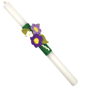 Λευκή λαμπάδα 36εκ με πλεκτά λουλούδια μωβ, λευκό και λιλά - κορίτσι, λουλούδια, λαμπάδες, για ενήλικες, για εφήβους