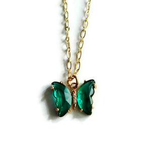 Κολιέ κοντό με κρυστάλλινη πεταλούδα, 2×1,5 εκ,σε πράσινο, σμαραγδί χρώμα με ατσάλινη αλυσίδα 46 εκ. - charms, πεταλούδα, κοντά, ατσάλι, φθηνά
