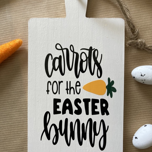 Διακοσμητικος ξυλινος ασπρος δισκος κοπης "Carrots for thr easter bunny", διαστ. 10,5 x 20,5 - διακοσμητικά, πασχαλινά δώρα, διακοσμητικό πασχαλινό - 2