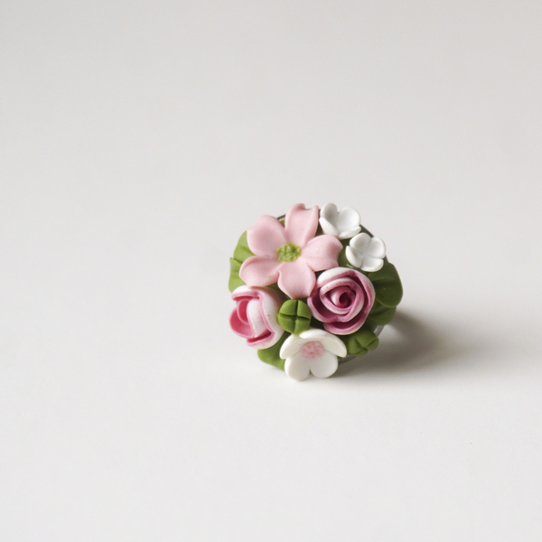 Δαχτυλίδι με λουλουδάτο μπουκέτο από πολυμερικό πηλό ΙΙ - πηλός, λουλούδι, αυξομειούμενα, ανοιξιάτικα λουλούδια