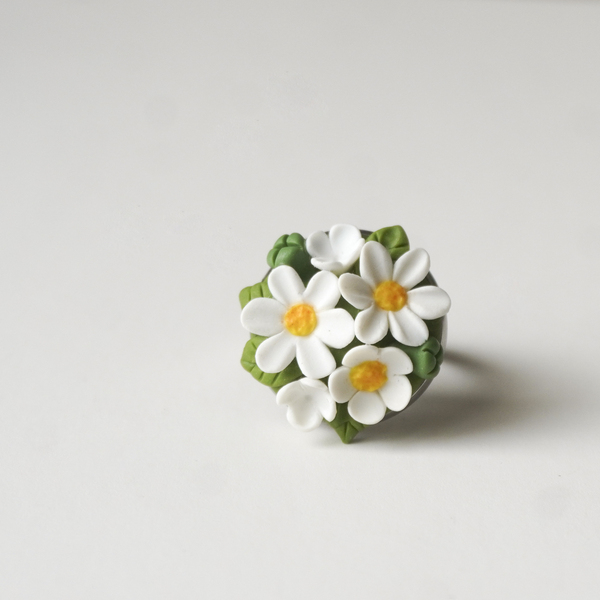 Δαχτυλίδι με μαργαρίτες από πολυμερικό πηλό - πηλός, λουλούδι, αυξομειούμενα