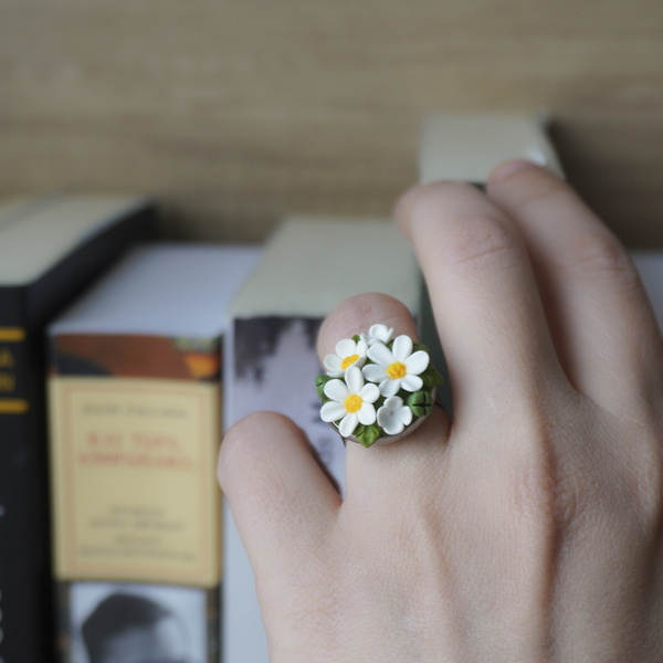 Δαχτυλίδι με μαργαρίτες από πολυμερικό πηλό - πηλός, λουλούδι, αυξομειούμενα - 5
