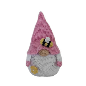 Πλεκτό λευκό-ροζ ξωτικό (gnome) με μέλισσα - ύψος 19 εκ - ύφασμα, crochet, μινιατούρες φιγούρες, διακόσμηση σαλονιού