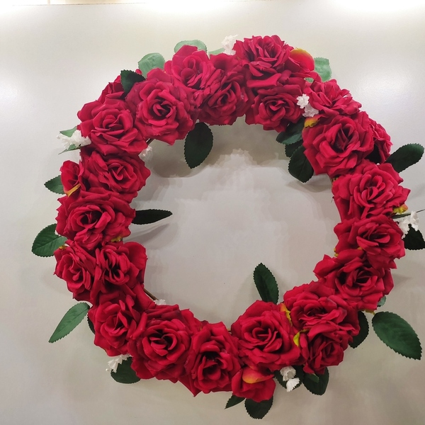 Στεφάνι λυγαριάς 25εκΧ 25εκ με υφασμάτινα κόκκινα τριαντάφυλλα - στεφάνια - 5