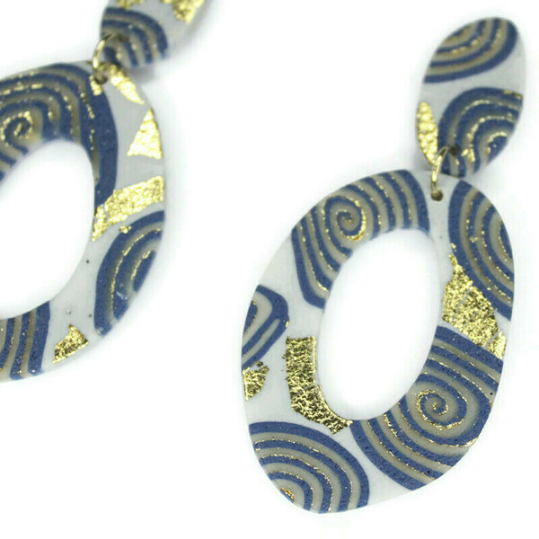 Blue swirls - Σκουλαρίκια abstract από πηλό με μπλε σχέδια και φύλλο χρυσού - πηλός, ατσάλι, boho, κρεμαστά, μεγάλα - 3