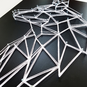 Ξύλινο κάδρο με καρφιά & κλωστές "Polygon Wolf" 35x27cm - πίνακες & κάδρα, γεωμετρικά σχέδια, δώρο για αδερφό - 2