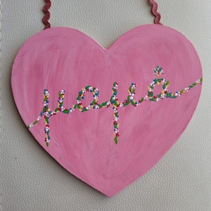 Ξύλινη ροζ καρδιά "μαμά" 15*14 cm ζωγραφισμένη στο χέρι - ζωγραφισμένα στο χέρι, καρδιά, μαμά, διακοσμητικά - 2