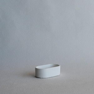 Concrete Small Oval Pot White 9.5cm| Οβάλ μικρή θήκη από τσιμέντο Λευκό | Handmade Concrete Creations | - δίσκος, τσιμέντο, πιατάκια & δίσκοι