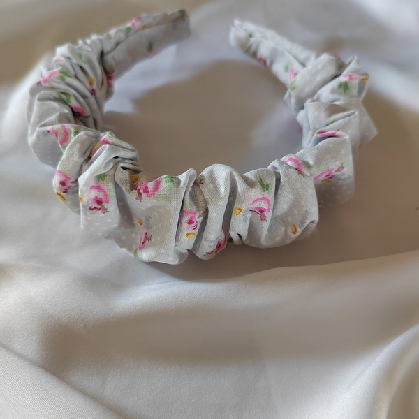 Χειροποίητη scrunchie υφασματινη στεκα μαλλιών γκρι πάγου με βαμβακερο ύφασμα και τριανταφυλλακια 40cm μήκος 1τμχ - ύφασμα, γιορτή της μητέρας, δώρα για γυναίκες, στέκες μαλλιών παιδικές, στέκες - 3