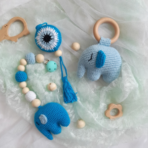 Σετ δώρου για νεογέννητο με θέμα τον ελέφαντα σε αποχρώσεις του μπλε. - δώρο, σετ δώρου, κουδουνίστρα, ζωάκια - 2