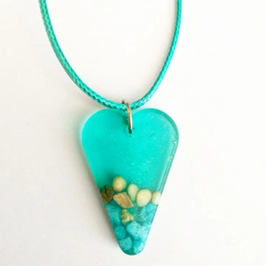 Κολιέ ρητίνης καρδιά τυρκουάζ με πέτρες 4cm - γυαλί, καρδιά, γυναικεία