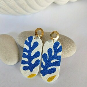 Κρεμαστά σκουλαρίκια Matisse από πολυμερικό πηλό - κοράλλι, πηλός, κρεμαστά, καρφάκι - 2