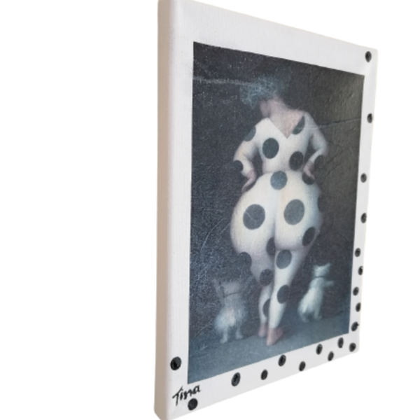 Πίνακας με καμβα τελαρωμενο "κοπέλα με πουα ολοσωμη φόρμα"διάστασης 18Χ24εκ. - πίνακες & κάδρα - 3