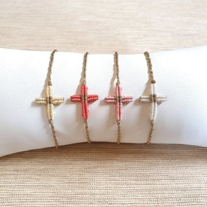 Βραχιόλι χειροποίητο μακραμέ με πλεκτό σταυρό πάνω σε μεταλιζέ κορδόνι χρυσό - σταυρός, μακραμέ, κορδόνια, αυξομειούμενα, φθηνά - 4