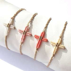 Βραχιόλι χειροποίητο μακραμέ με πλεκτό σταυρό πάνω σε μεταλιζέ κορδόνι χρυσό - σταυρός, μακραμέ, κορδόνια, αυξομειούμενα, φθηνά - 5