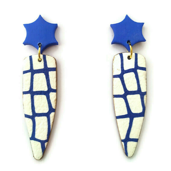 Cyclades - Σκουλαρίκια ασπίδες με μπλε - λευκό πηλό και μπλε αστεράκια - αστέρι, πηλός, ατσάλι, κρεμαστά, καρφάκι