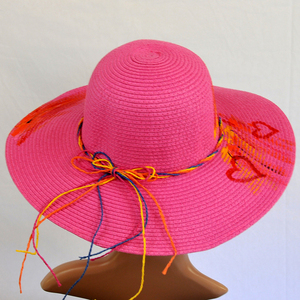 Ζωγραφισμένο στο χέρι ροζ γυναικείο καπέλο Καρδιές - γυναικεία, χειροποίητα, ψάθινα - 5