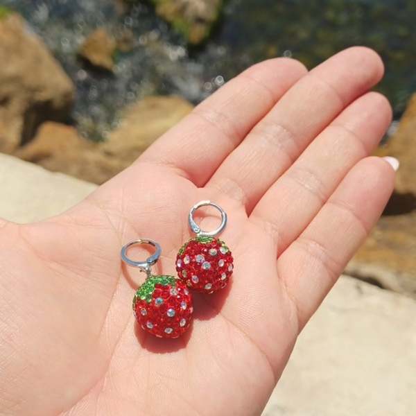 Ατσάλινα σκουλαρίκια με φράουλες - στρας, μικρά, ατσάλι, κρεμαστά, φθηνά - 2