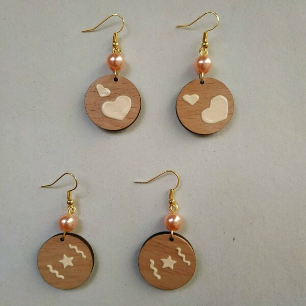 Σκουλαρίκια με ζωγραφισμένο ξύλινο κύκλο και πέρλα - σχέδιο 1 - ξύλο, καρδιά, απαραίτητα καλοκαιρινά αξεσουάρ, κρεμαστά - 3