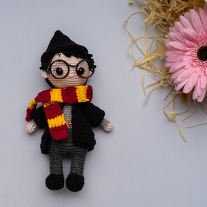 Πλεκτό κουκλάκι amigurumi μάγος Harry Potter - ύψος 22 εκ - λούτρινα, οικολογικό, δώρα γενεθλίων, amigurumi