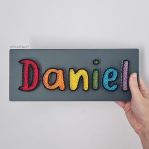 Ξύλινη προσωποποιημένη πινακίδα με πολύχρωμα γράμματα από καρφιά & κλωστές (30-40x12cm) - όνομα - μονόγραμμα, ταμπέλα, προσωποποιημένα - 5