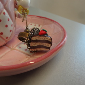 Φέτα τούρτας σοκολάτας με φράουλα/ δαχτυλίδι/ αυξομειούμενο/ μεσαίο/ πολυμερικός πηλός - πηλός, μεγάλα, αυξομειούμενα - 5