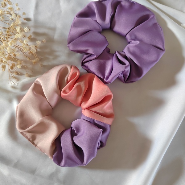 Χειροποιητο υφασμάτινο λαστιχάκι μαλλιών scrunchie κοκαλάκι σατέν patchwork με τρία χρώματα ροζ κοραλι μωβ medium size 1τμχ - ύφασμα, δώρα για γυναίκες, headbands, σατεν scrunchies - 3