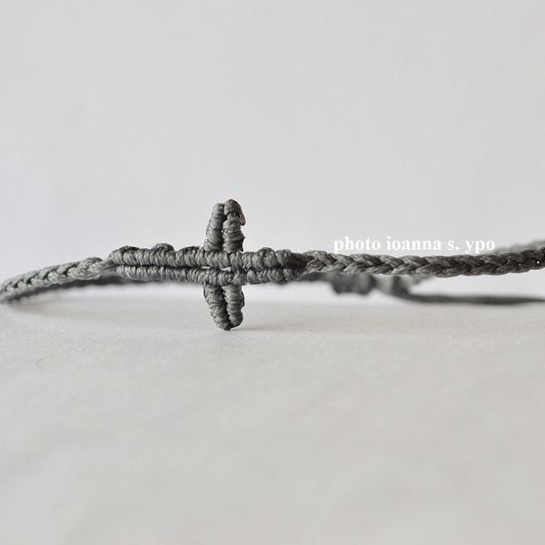Σταυρός Αντρικό και Γυναικείο Βραχιόλι Πλεγμένος Στο Χέρι Σκούρο Γκρι Μακραμέ Ακρυλικό Χειροποίητο Για Χριστιανούς Ορθόδοξους - βραχιόλια, κορδόνια, σταυροί - 2