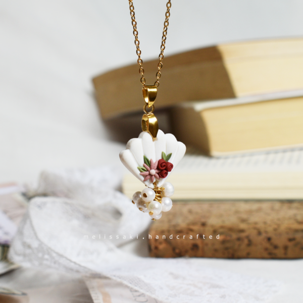 Mermaid Floral Necklace | Χειροποίητο λευκό ατσάλινο μεταγιόν με λουλούδια (ατσάλι, πηλός) (45cm + 5cm προέκταση) - πηλός, λουλούδι, ατσάλι, νυφικά, μενταγιόν - 3