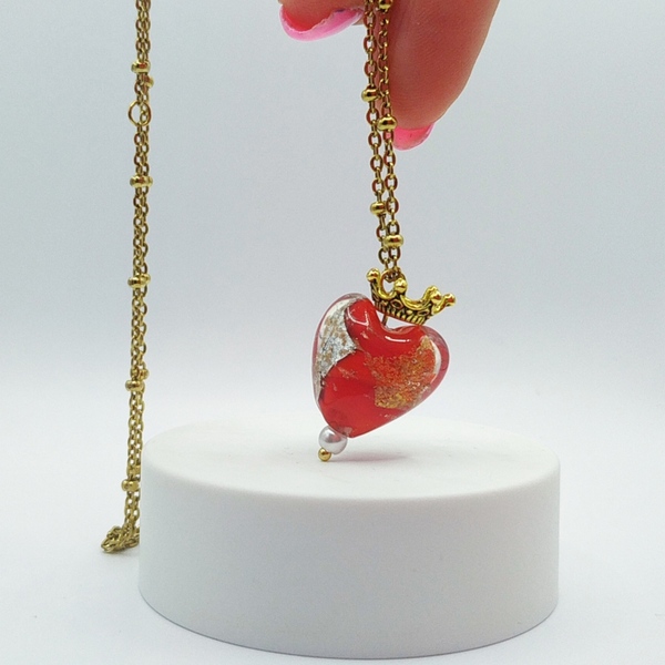Μακρύ κολιέ με κόκκινη καρδιά Murano, χρυσή κορώνα και ατσάλινη αλυσίδα - γυαλί, καρδιά, μακριά, ατσάλι, μενταγιόν