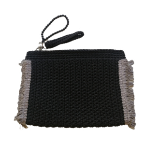 τσαντάκι με κρόσια, μαύρο, 21χ28εκ. - νήμα, clutch, all day, χειρός, πλεκτές τσάντες