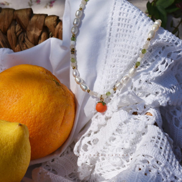 Pearl Orange Necklace | Ατσάλινo επιχρυσωμένo κολιέ με χειροποίητο πορτοκάλι, ημιπολύτιμους λίθους & μαργαριτάρια (πηλός, ατσάλι) (40cm + 5cm προέκταση) - μαργαριτάρι, τσόκερ, ατσάλι, πέρλες - 5