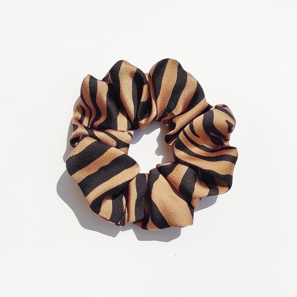 Χειροποίητο scrunchie σατέν animal print - ύφασμα, animal print, λαστιχάκια μαλλιών