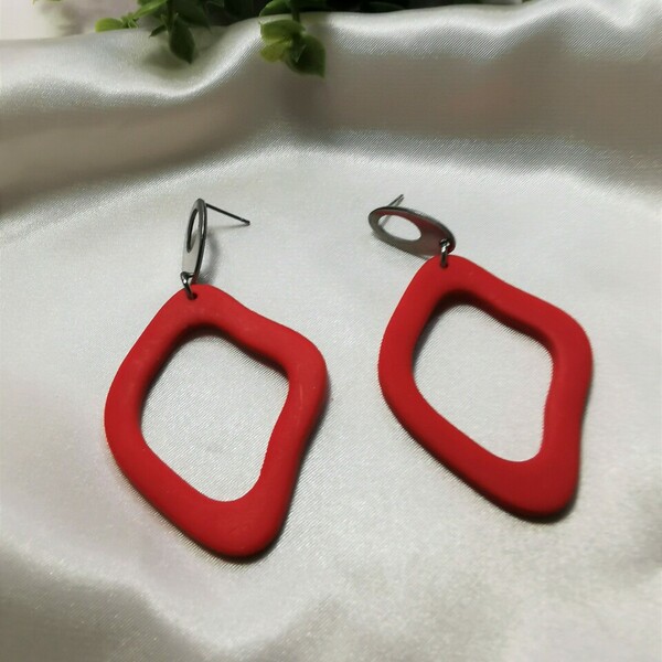 Κόκκινα minimal κρεμαστά σκουλαρίκια - πηλός, ατσάλι, κρεμαστά, μεγάλα