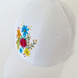 Καπέλο, τζοκευ, με κέντημα, λευκό χρώμα, με λουλούδια, 59 εκατοστά, βαμβακερό, χειροποίητο,γυναικείο καπέλο, με γείσο. - ύφασμα, κεντητά - 3