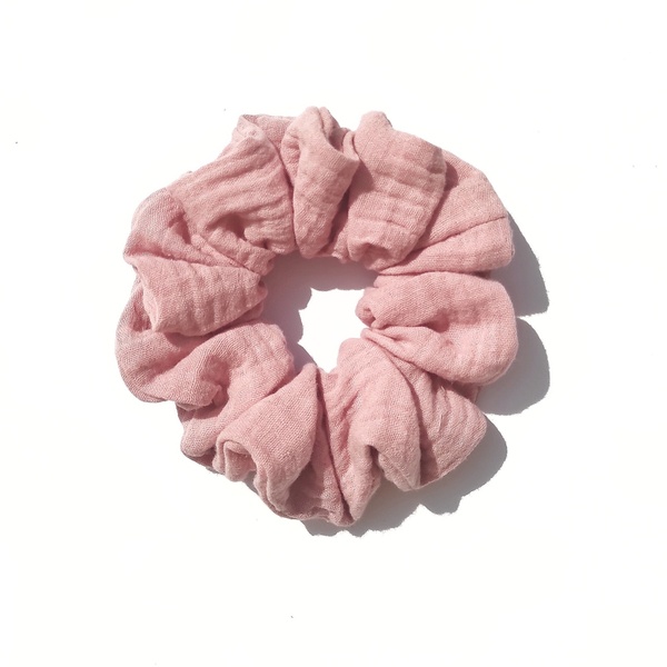 Ροζ scrunchie από βαμβακερή μουσελίνα - ύφασμα, λαστιχάκια μαλλιών, 100% βαμβακερό