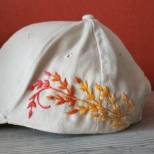 Χειροποίητο κεντημένο καπέλο τζόκεϋ- Θερμά Φύλλα - ύφασμα, boho - 4