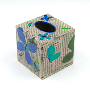 Κουτί για χαρτομάντιλα ντυμένο με εφημερίδα και πεταλούδες - ξύλο, οργάνωση & αποθήκευση, πεταλούδες - 2