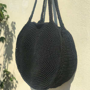 Πλέκτη μαύρη τσάντα στρογγυλή - νήμα, ώμου, all day, πλεκτές τσάντες - 3
