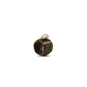ATHINA MAILI - Υφαντό φαρδύ δαχτυλίδι μαύρο μπεζ με μπαρόκ μαργαριτάρι - μαργαριτάρι, χειροποίητα, υφαντά, boho