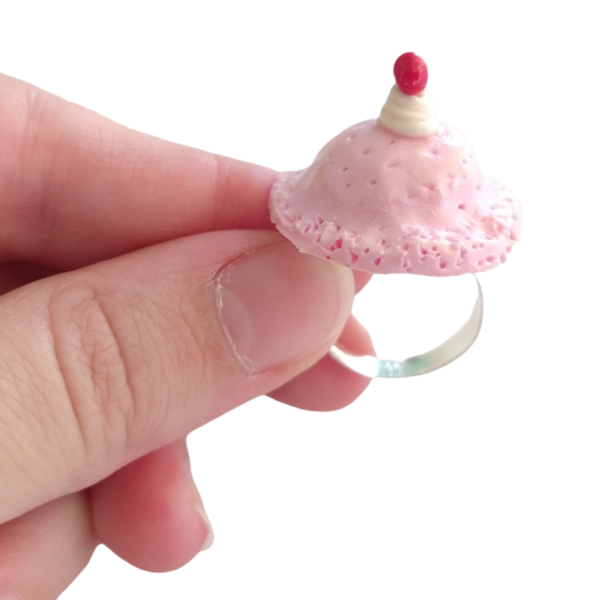 Δαχτυλίδι παγωτό φράουλα με πολυμερικό πηλό / μεγάλο / μεταλλική βάση / αυξομειούμενο / Twice Treasured - πηλός, cute, γλυκά, αυξομειούμενα, kawaii - 3