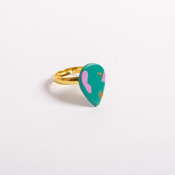 Χειροποίητο δαχτυλίδι από πολυμερικό πηλό Χρώμα:πράσινο, μωβ,χρυσό - πηλός, αυξομειούμενα