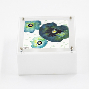 Κουτί από plexi glass λευκή βάση- διάφανο καπάκι και ζωγραφισμένους πανσέδες (πράσινο) - κουτί, οργάνωση & αποθήκευση, plexi glass, λουλουδάτο