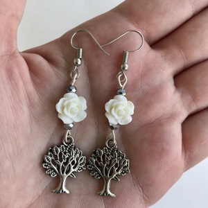 Σκουλαρίκια με άσπρο τριαντάφυλλο και δέντρο ζωής μεταλλικό ασημί μέγεθος 62 χιλιοστά παιδικά - κορίτσι, τριαντάφυλλο, κοσμήματα, δέντρο της ζωής, παιδικά σκουλαρίκια - 2