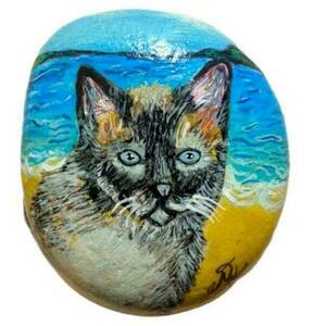 Πέτρα με γάτα ζωγραφισμένη στο χέρι. Διαστάσεις 6x7 εκατοστά. - πέτρα, γάτα, διακοσμητικές πέτρες, ζωάκια