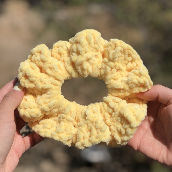 Yellow Knitted Scrunchie - μαλλί, λαστιχάκια μαλλιών